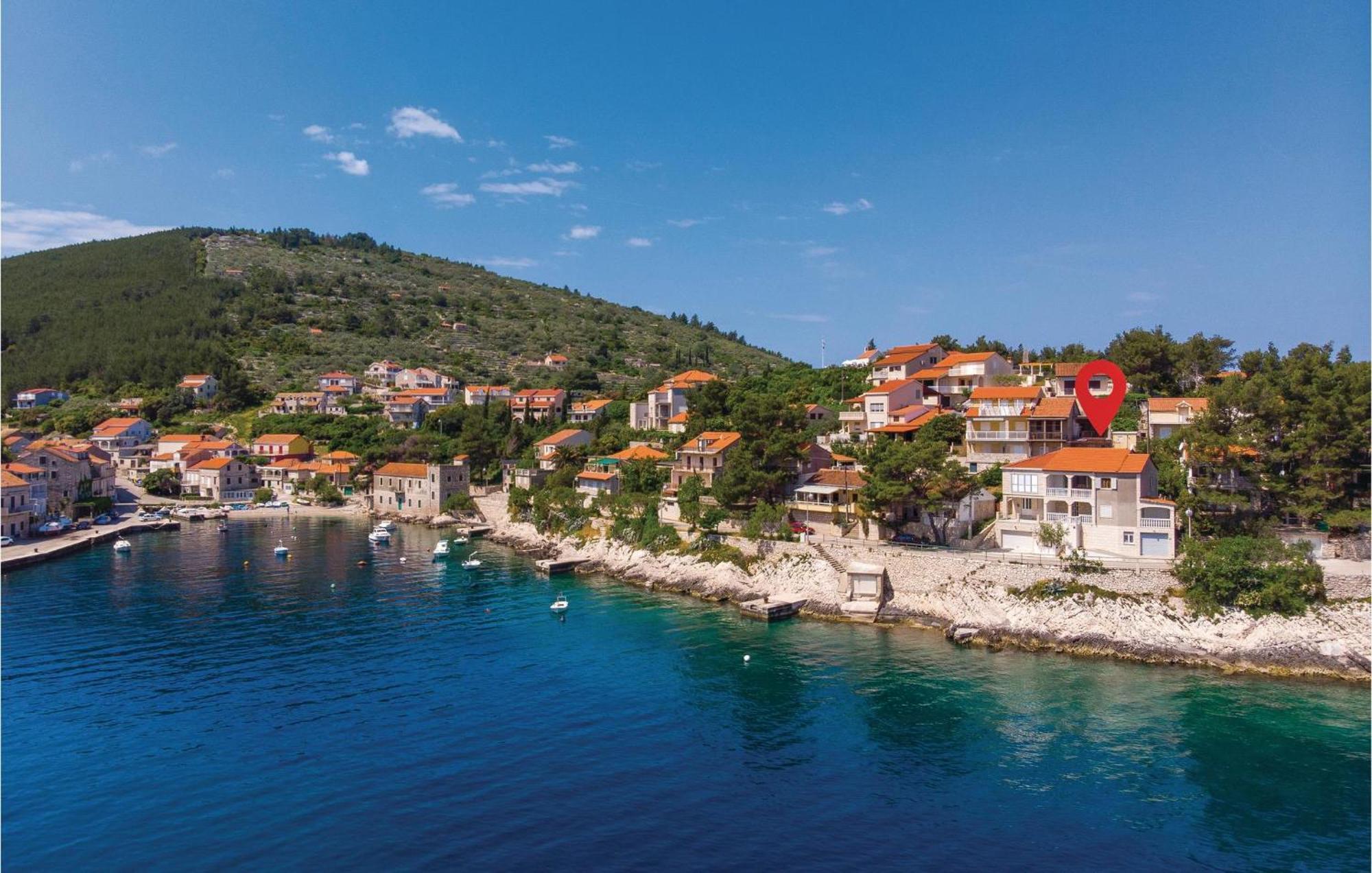 Cozy Apartment In Prigradica With House Sea View Exterior photo